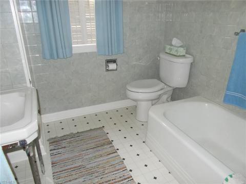 2224 W 10th St, Ashtabula, OH 44004 photo 9