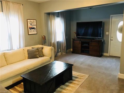404 E 7th St, Dover, OH 44622 photo 5