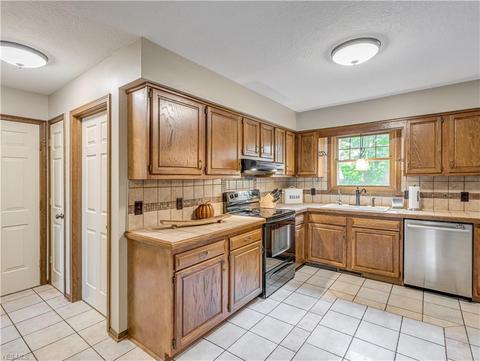 2326 Cold Stream Ave NE, Canton, OH 44721 photo 12
