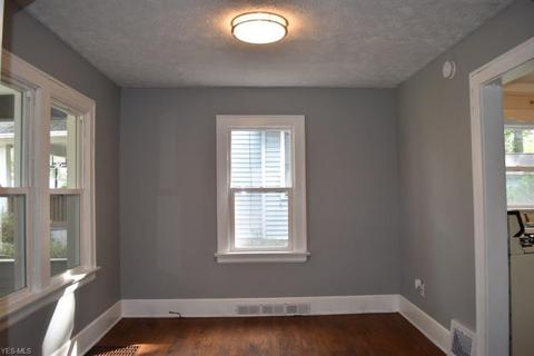 1844 Java Ave, Akron, OH 44305 photo 8