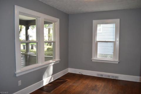 1844 Java Ave, Akron, OH 44305 photo 9