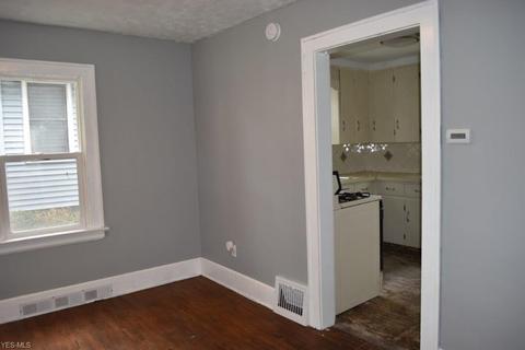 1844 Java Ave, Akron, OH 44305 photo 10