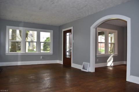 1844 Java Ave, Akron, OH 44305 photo 4