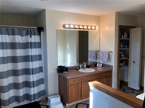 125 Mill Stream Cir, Elyria, OH 44035 photo 12