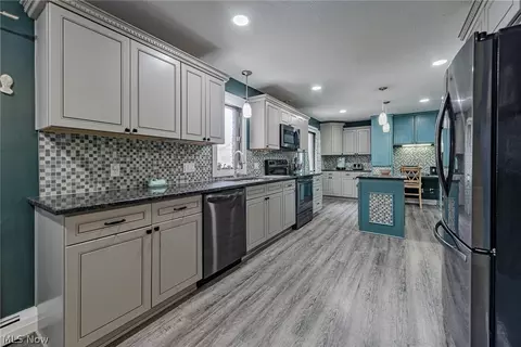 2450 Rockefeller Rd, Wickliffe, OH 44092 photo 8