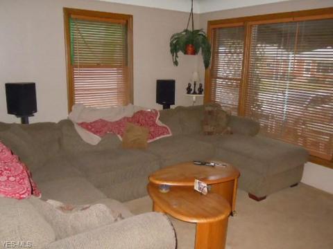 2811 Hearthstone Rd, Parma, OH 44134 photo 3
