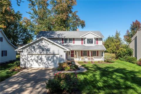 155 Pepperdine Dr, Elyria, OH 44035 photo 2