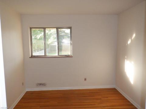 320 Starlight Dr, Seven Hills, OH 44131 photo 15