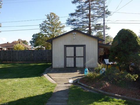 320 Starlight Dr, Seven Hills, OH 44131 photo 3