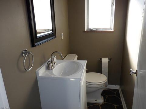 320 Starlight Dr, Seven Hills, OH 44131 photo 17