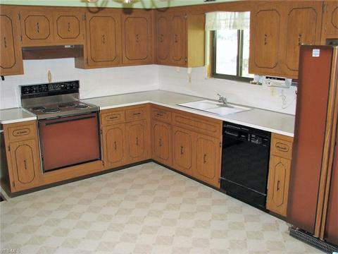 33133 Cromwell Dr, Solon, OH 44139 photo 3