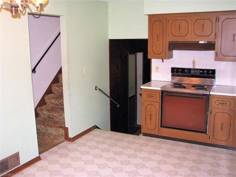 33133 Cromwell Dr, Solon, OH 44139 photo 4