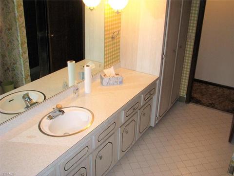 33133 Cromwell Dr, Solon, OH 44139 photo 7