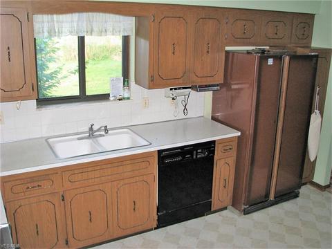33133 Cromwell Dr, Solon, OH 44139 photo 2