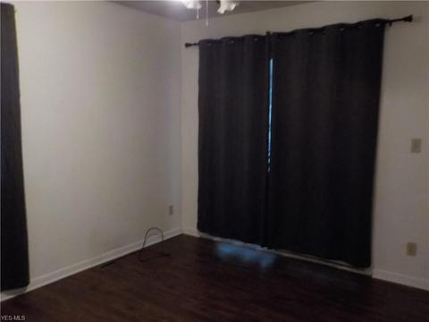910 Saxon Ave, Akron, OH 44314 photo 8