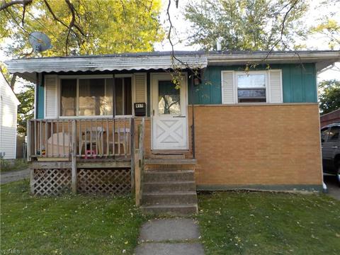 910 Saxon Ave, Akron, OH 44314 photo 1