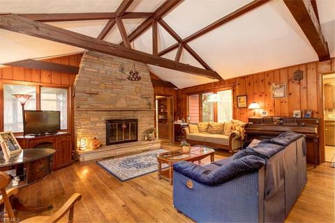9837 Chardon Rd, Chardon, OH 44024 photo 3