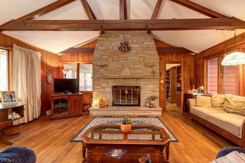 9837 Chardon Rd, Chardon, OH 44024 photo 4