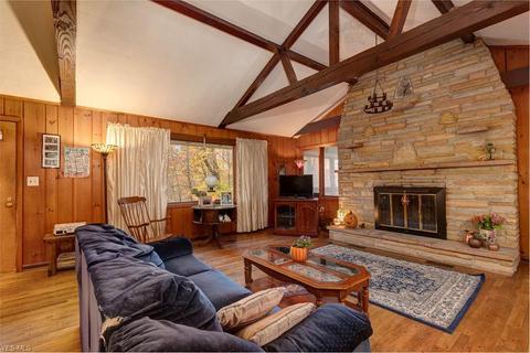 9837 Chardon Rd, Chardon, OH 44024 photo 6