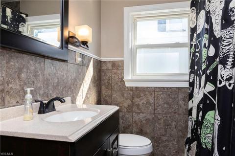 224 Wilson St, Struthers, OH 44471 photo 9