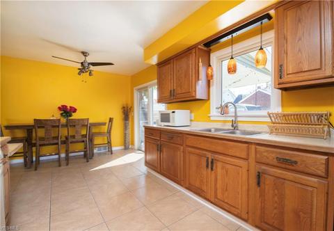 224 Wilson St, Struthers, OH 44471 photo 4