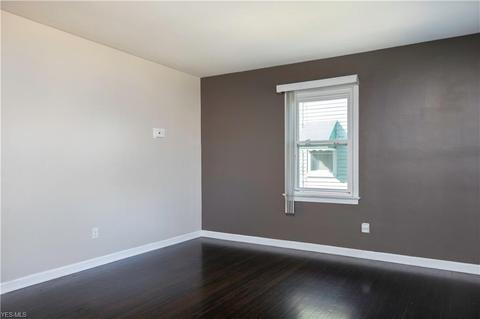 224 Wilson St, Struthers, OH 44471 photo 5