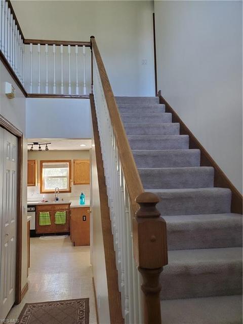 231 Root Rd, Lorain, OH 44052 photo 2