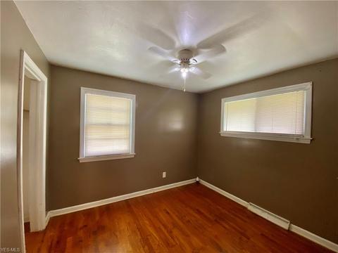 940 Compton Ln, Youngstown, OH 44502 photo 9