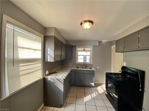 940 Compton Ln, Youngstown, OH 44502 photo 6