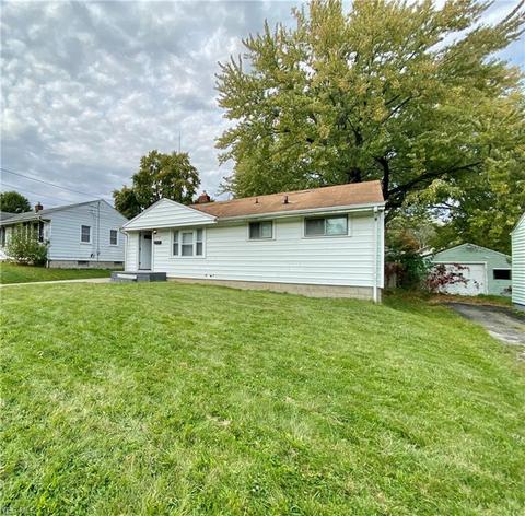 940 Compton Ln, Youngstown, OH 44502 photo 1