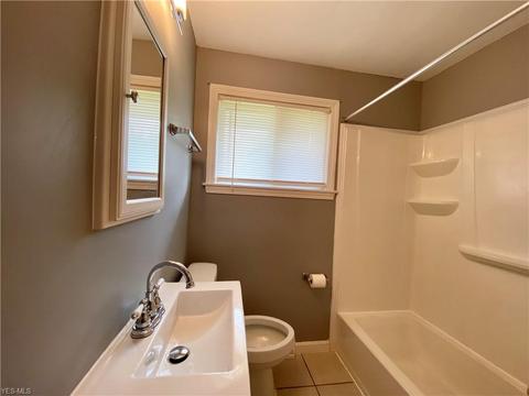 940 Compton Ln, Youngstown, OH 44502 photo 12