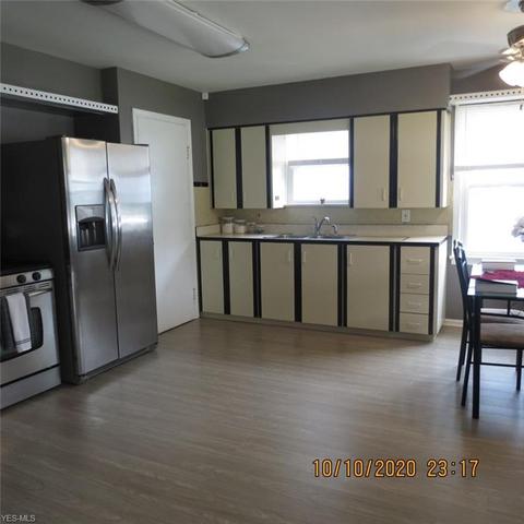 4102 Snow Rd, Parma, OH 44134 photo 8