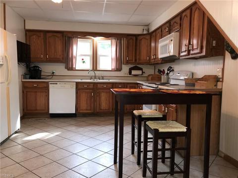 206 E College St, Scio, OH 43988 photo 3