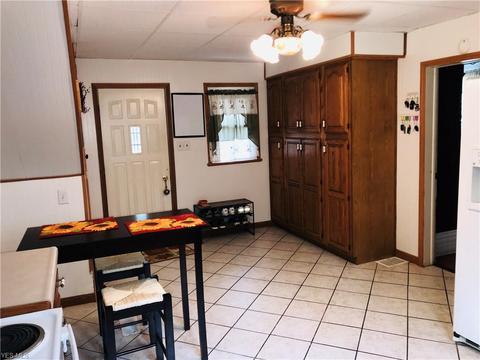206 E College St, Scio, OH 43988 photo 4