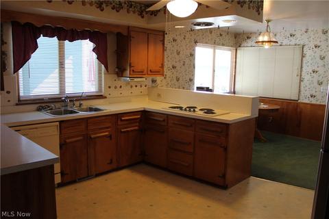 121 Denison Ave, Elyria, OH 44035 photo 6