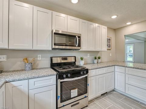 288 Mapleview Dr, Seven Hills, OH 44131 photo 15