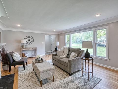 288 Mapleview Dr, Seven Hills, OH 44131 photo 7