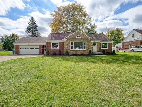 288 Mapleview Dr, Seven Hills, OH 44131 photo 1
