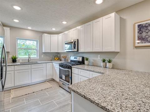 288 Mapleview Dr, Seven Hills, OH 44131 photo 13