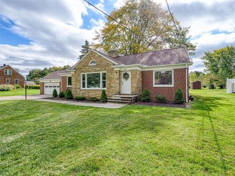 288 Mapleview Dr, Seven Hills, OH 44131 photo 3