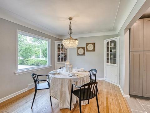 288 Mapleview Dr, Seven Hills, OH 44131 photo 9