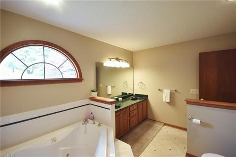 6961 Thicket St NW, Canton, OH 44708 photo 15