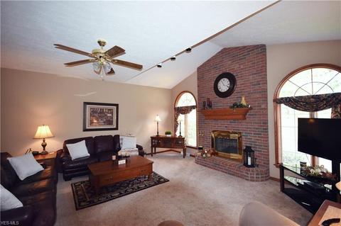 6961 Thicket St NW, Canton, OH 44708 photo 3