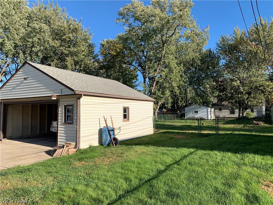  29816 Phillips Ave, Wickliffe, OH 44092 photo 26