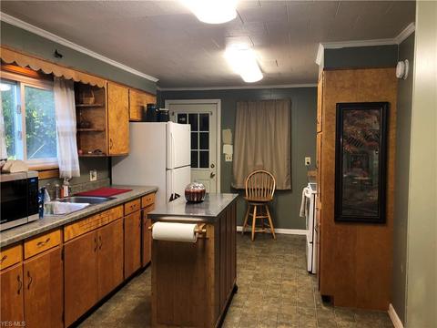 451 E 5th St, Dover, OH 44622 photo 3