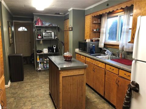451 E 5th St, Dover, OH 44622 photo 5