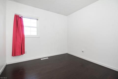 2156 E 39th St, Lorain, OH 44055 photo 14