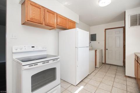 2156 E 39th St, Lorain, OH 44055 photo 9