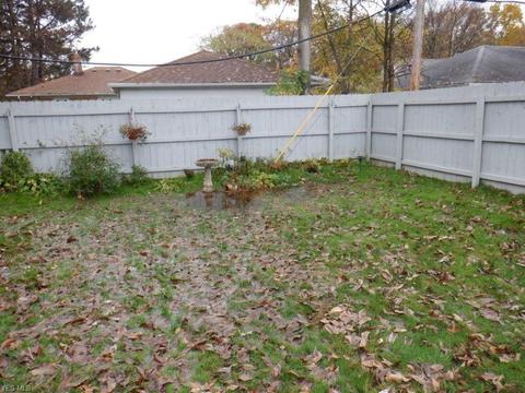 7182 Greenleaf Ave, Parma, OH 44130 photo 5