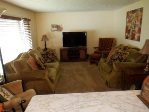 7182 Greenleaf Ave, Parma, OH 44130 photo 6